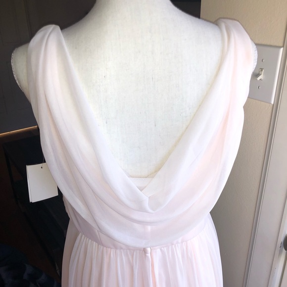 Beautiful Blushing Pink Dress w Drop Back. - Picture 5 of 8